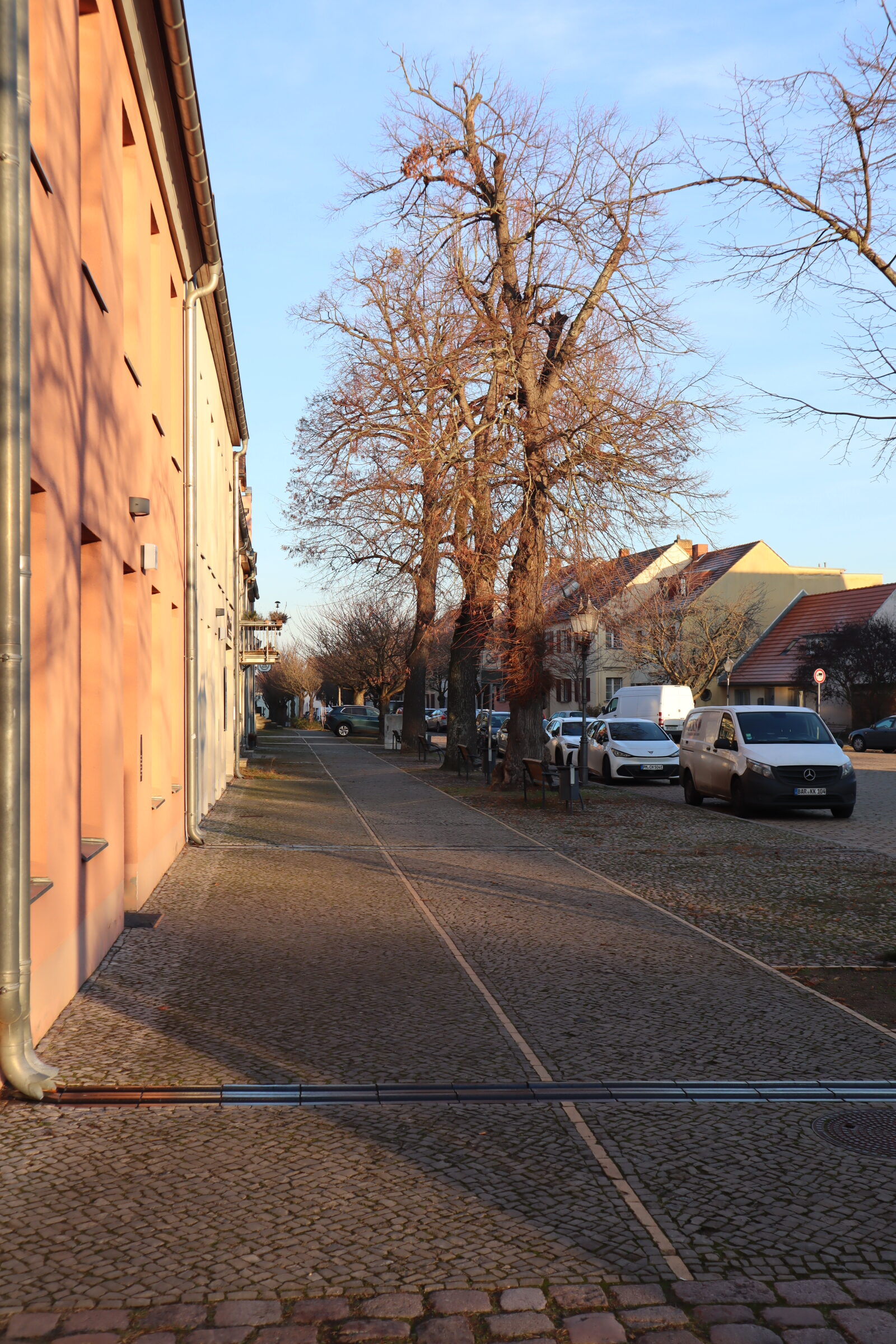 Häuserfront von Mehrfamilienhäusern in Werder (Havel)